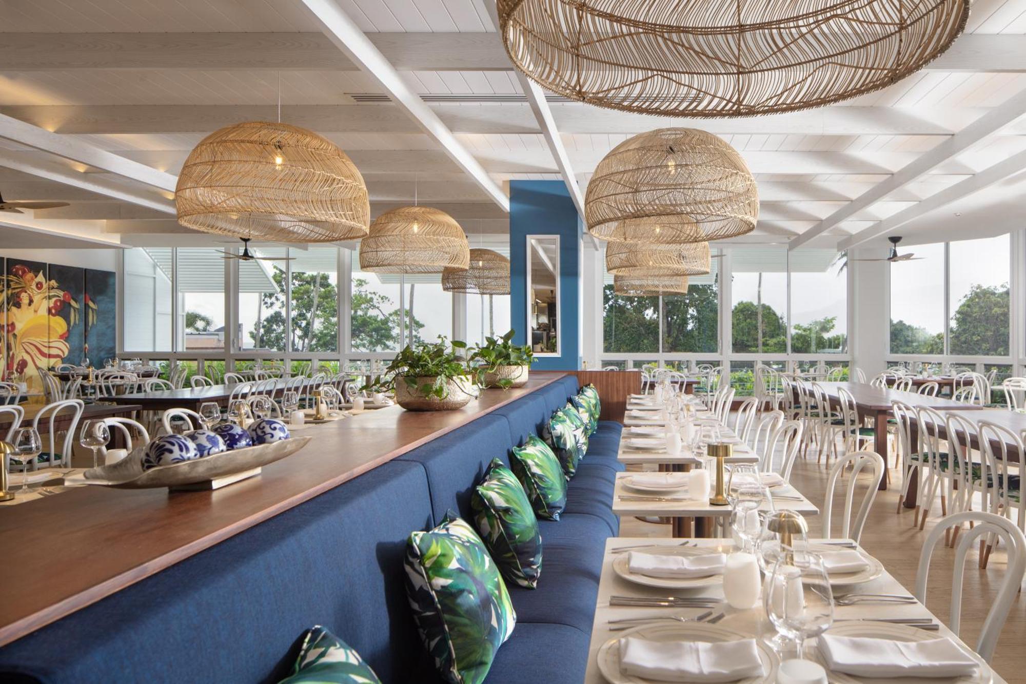 Hotel Crystalbrook Flynn Cairns Exterior foto The dining room at the new clubhouse