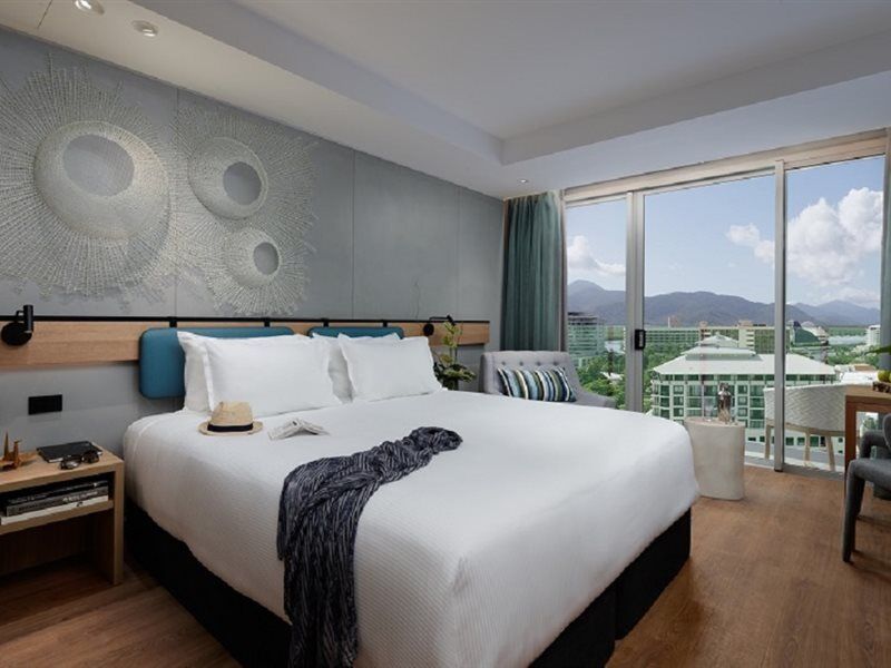 Hotel Crystalbrook Flynn Cairns Exterior foto Deluxe Ocean View