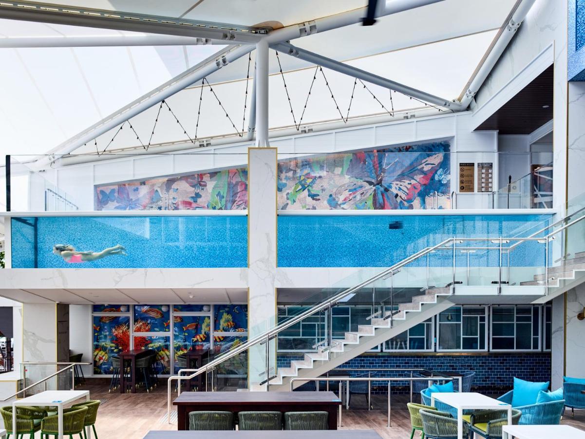 Hotel Crystalbrook Flynn Cairns Exterior foto The interior of the new building